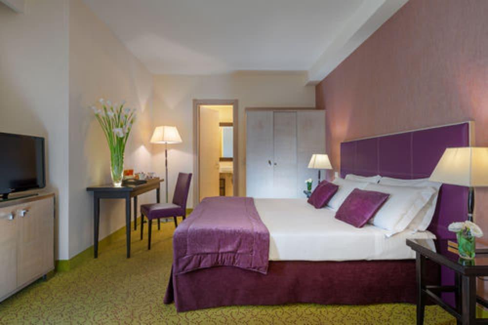 Hotel Nazionale Дезенцано-дель-Гарда Екстер'єр фото